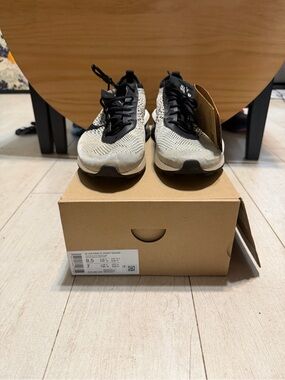 Nike Women’s Air Max Flyknit Racer - Black & Cream